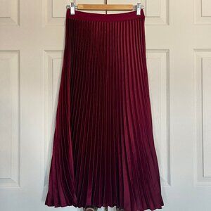 NWT H&M pleated skirt